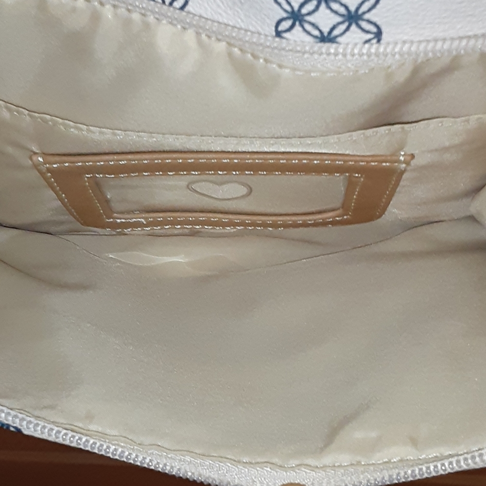 Purse - Picture 2 of 3